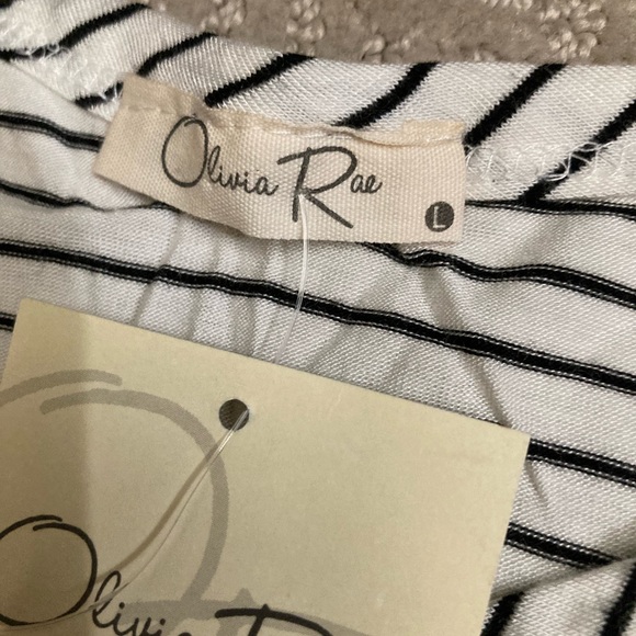 Olivia Rae top - Picture 3 of 4